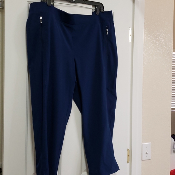 Chicos Zenergy Crop Pants 